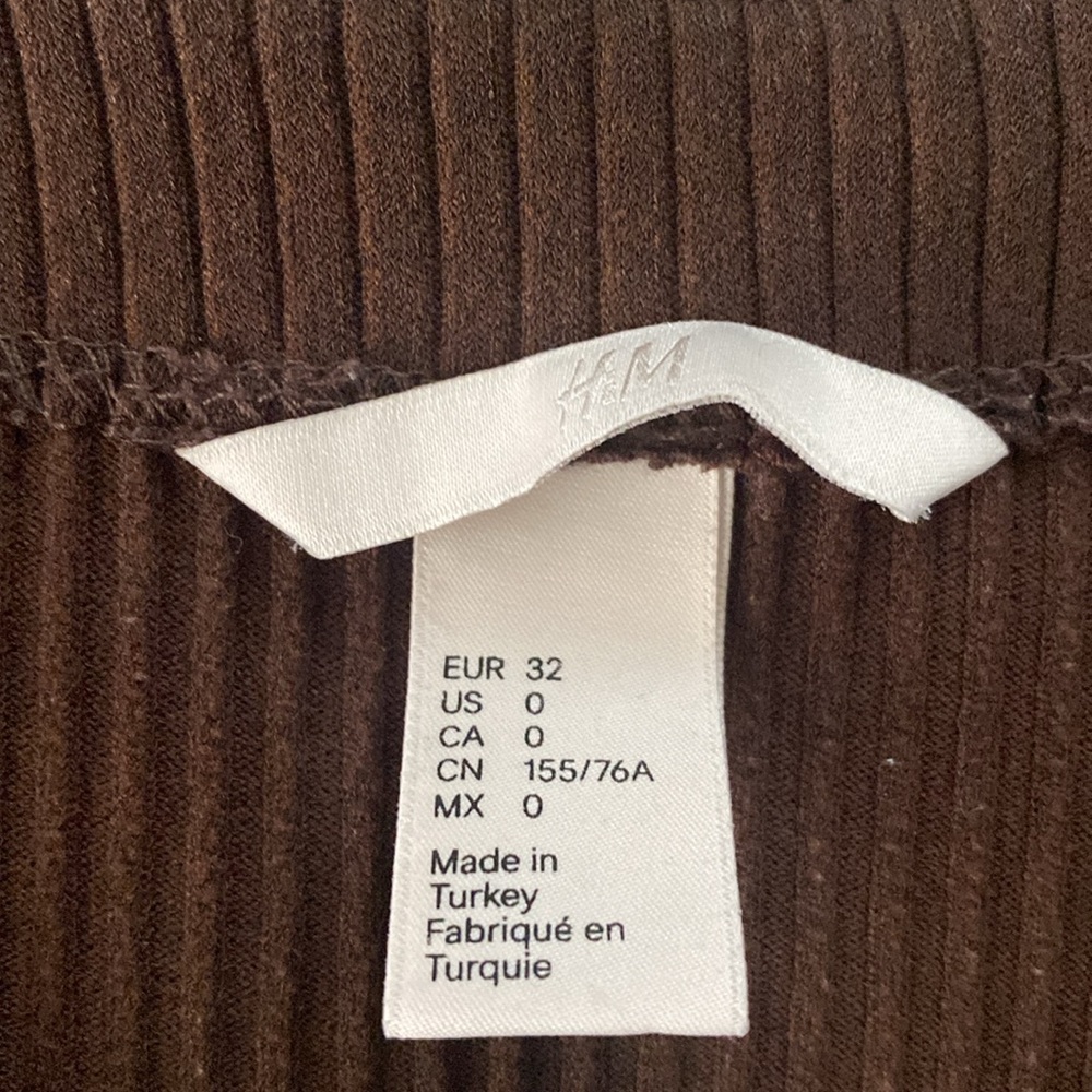 H&M Button Down Top - Picture 3 of 5